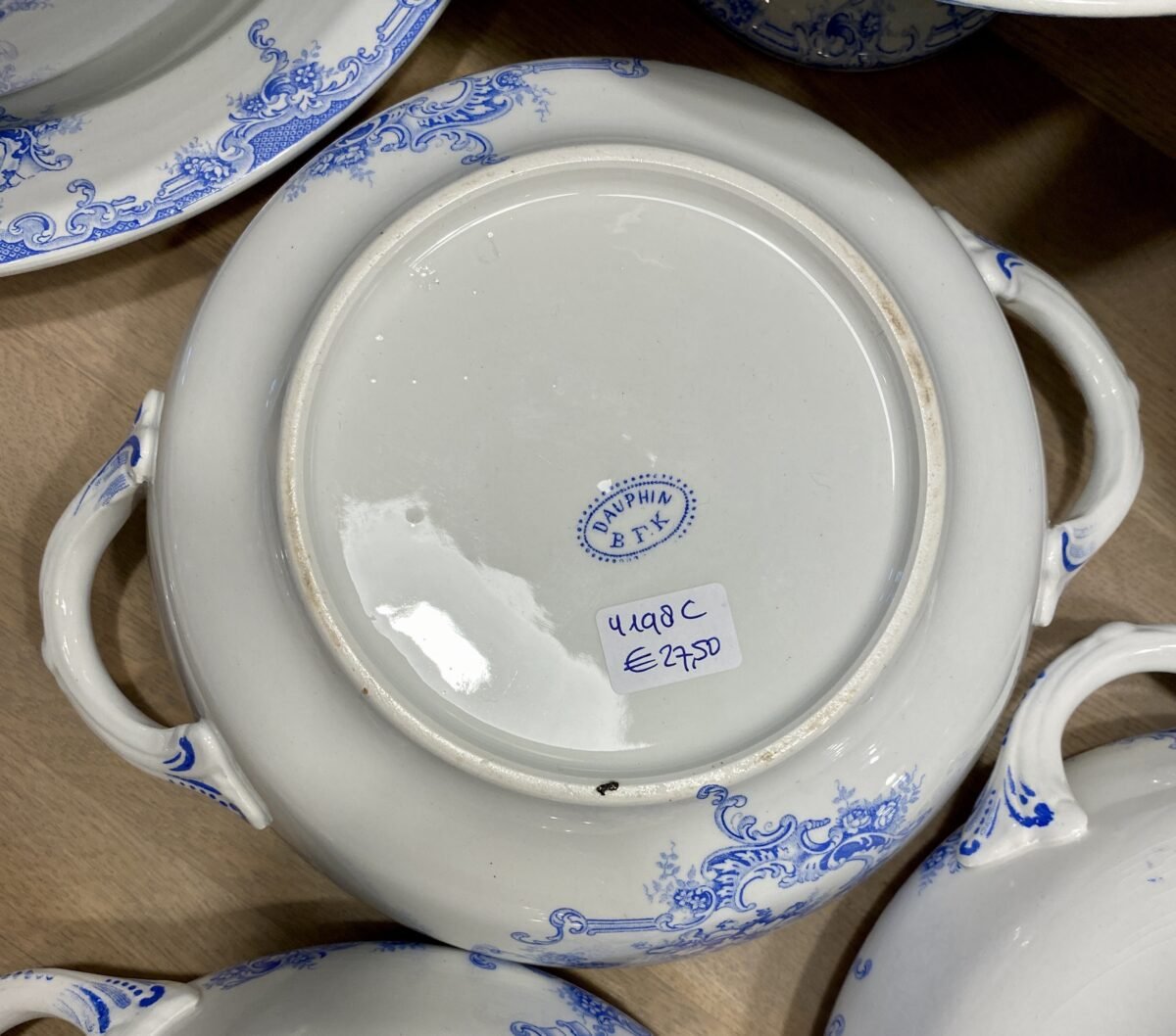 <p>Terrine / dekschaal - klein model - B.F.K. / Boch / Boch Frères Kéramis - decor DAUPHIN helderblauw</p> - Boch