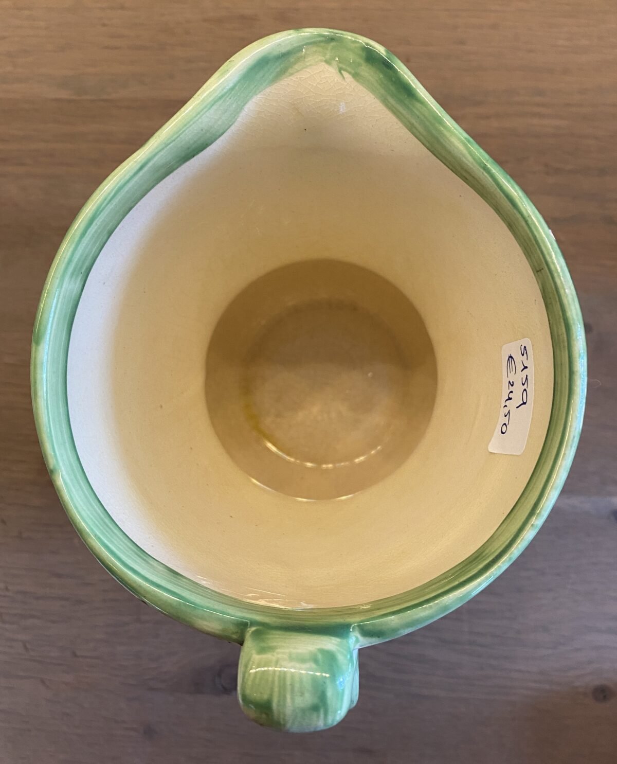 <p>Vaasje met handgreep - Bewley Pottery - Made in England - Melton - décor in pastelgele ondergrond met roze bloesem</p> - Overig Engeland