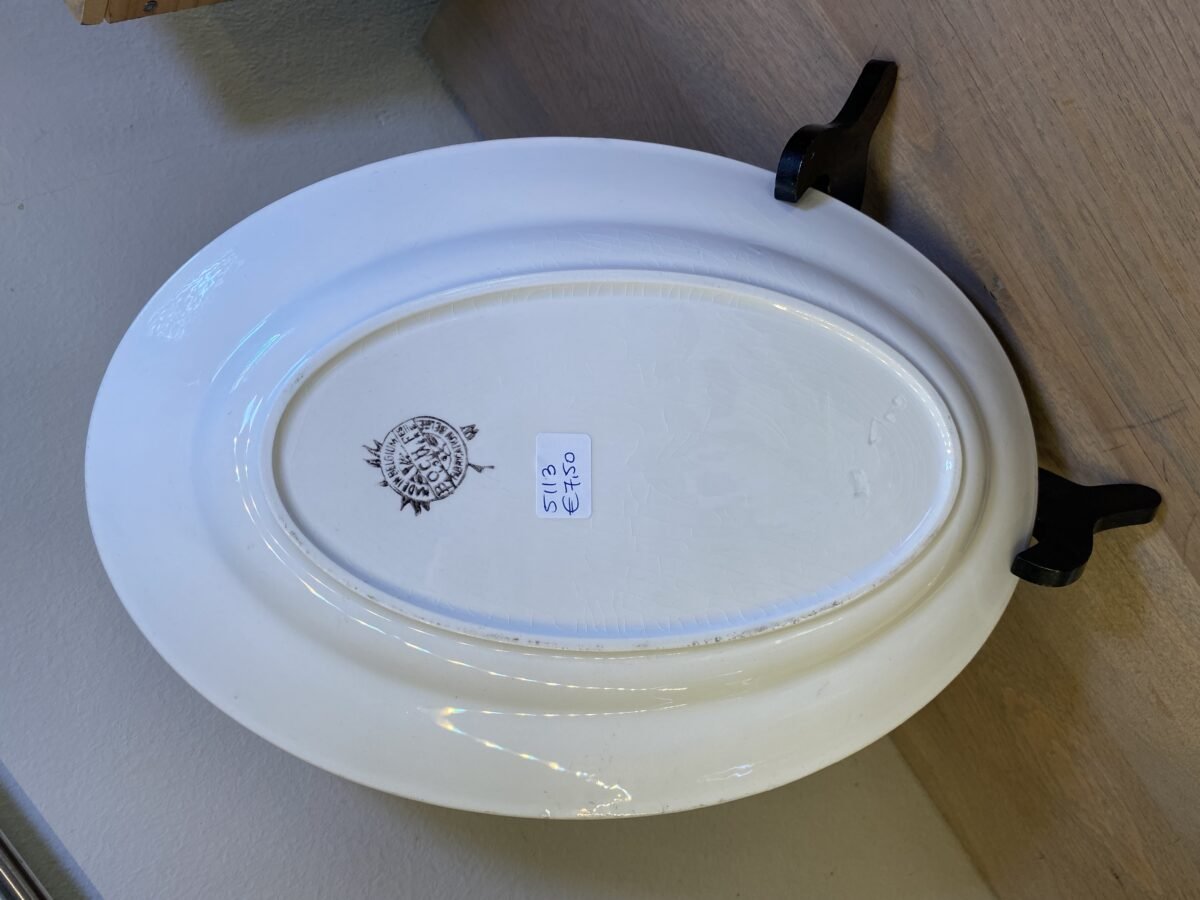 <p>Schaal plat - ovaal - Boch - spuitdecor in blauw/grijs/bruin</p> - Boch