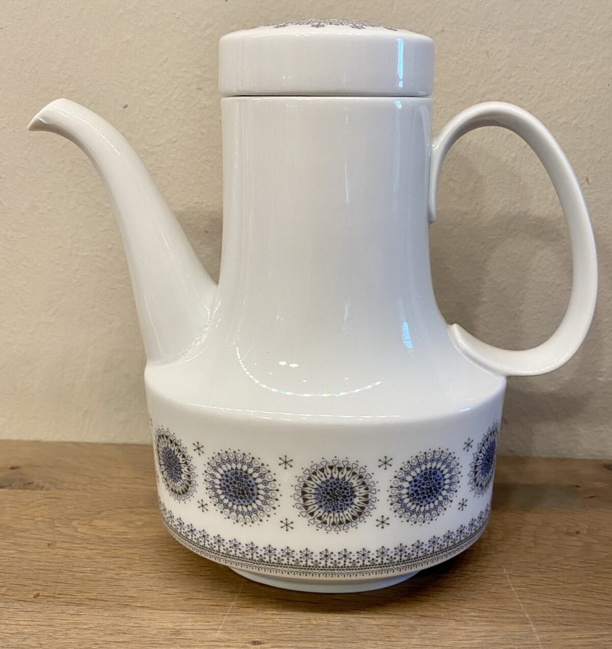 <p>Koffiepot - porselein - Rosenthal Studio Line - gemaakt tussen 1963-1982 - décor 'Ijsbloemen'/designer TAPIO WIRKKALA</p> - Overig Duitsland