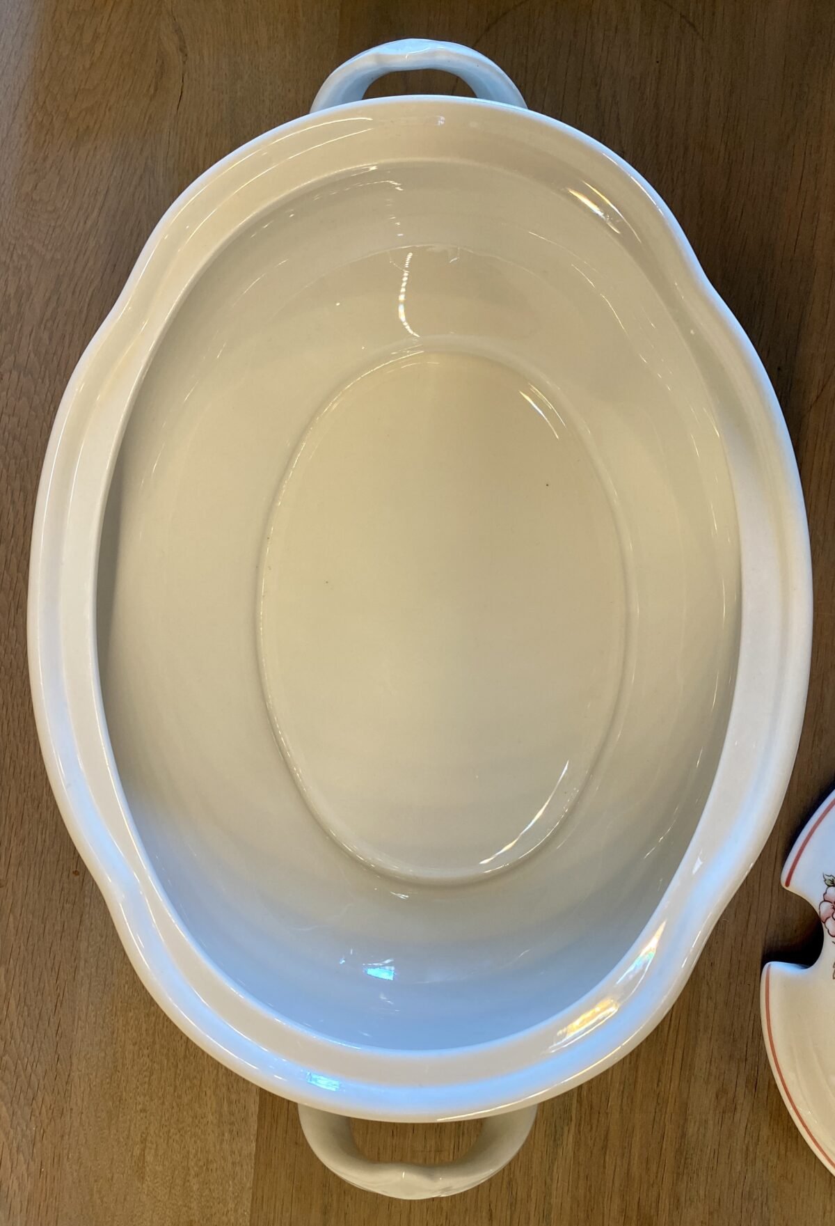 <p>Soepterrine - ovaal model - Villeroy & Boch - décor ROSETTE</p> - Villeroy & Boch