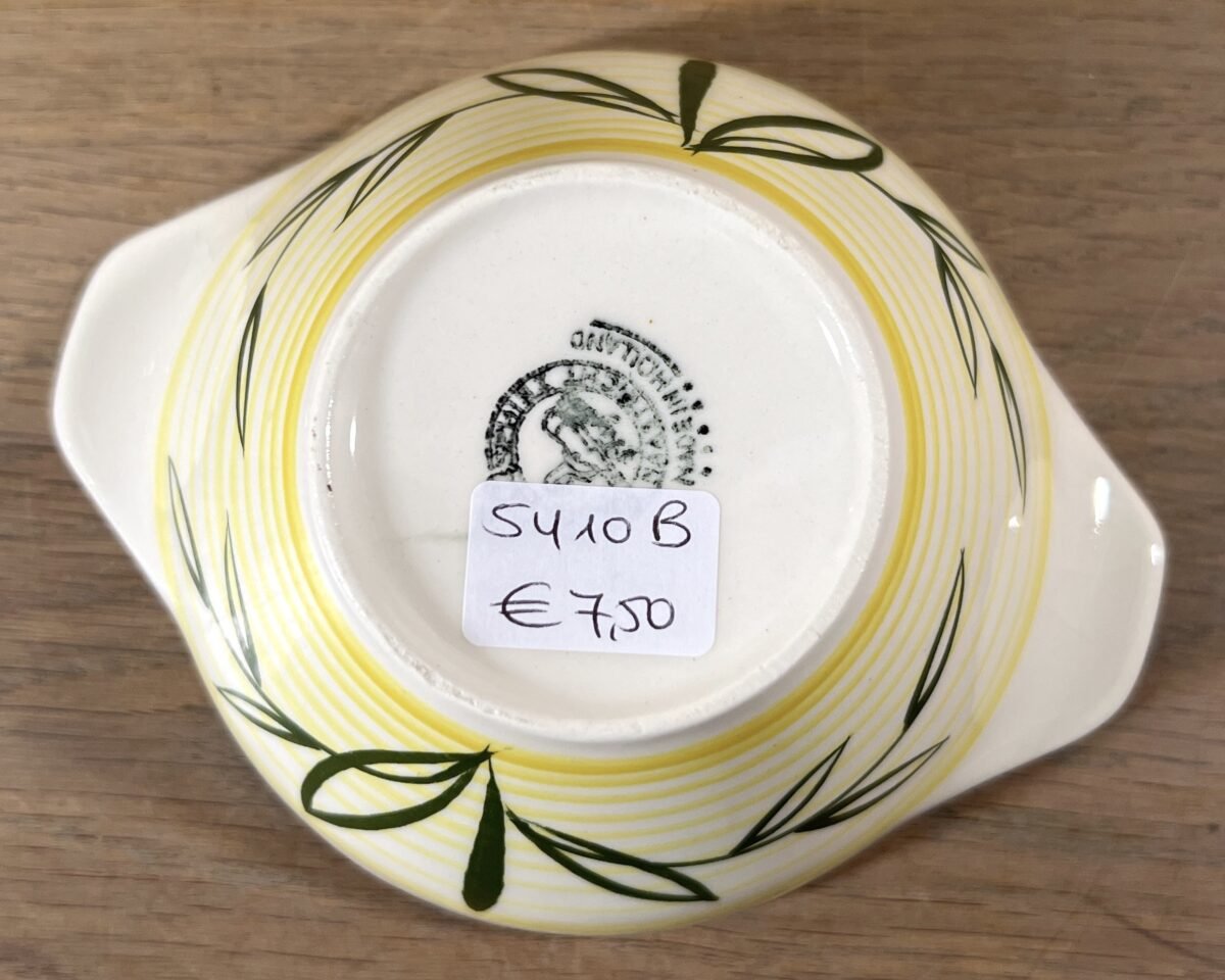 <p>Dessertschaal / Vlakommetje - Royal Sphinx - décor in gele ringen met groen gestileerde blaadjes</p> - Royal Sphinx