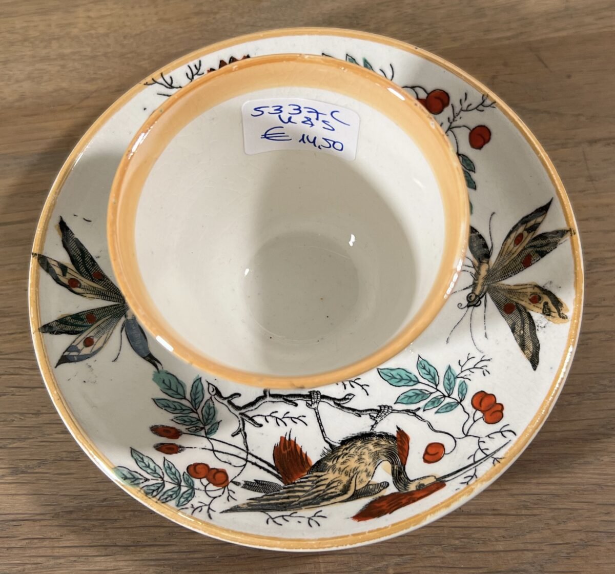 <p>Kommetje met schoteltje - Societe Ceramique Maestricht - décor OISEAUX-MOUCHES met oranje luster</p> - Sociéte Céramique