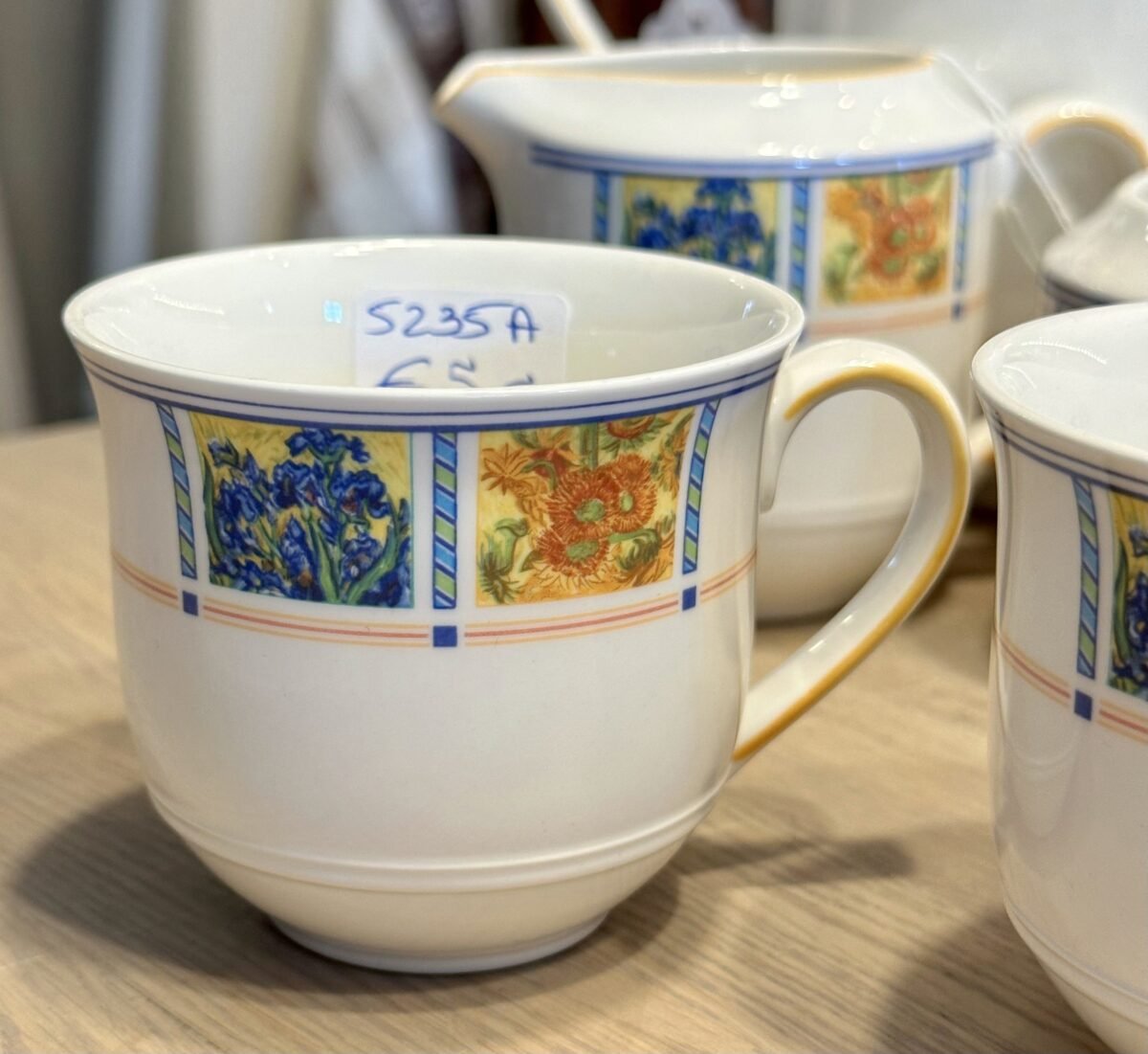 <p>Kop (zonder schotel) - Villeroy & Boch - décor VINCENT 1890-1990 - speciaal vervaardigd voor Douwe Egberts</p> - Villeroy & Boch