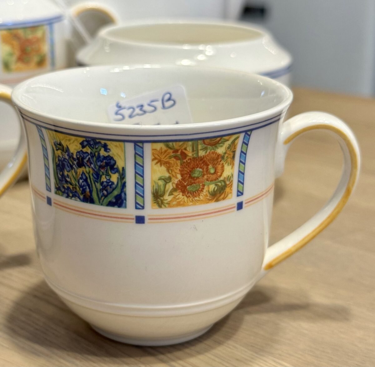 <p>Kop (zonder schotel) - Villeroy & Boch - décor VINCENT 1890-1990 - speciaal vervaardigd voor Douwe Egberts</p> - Villeroy & Boch