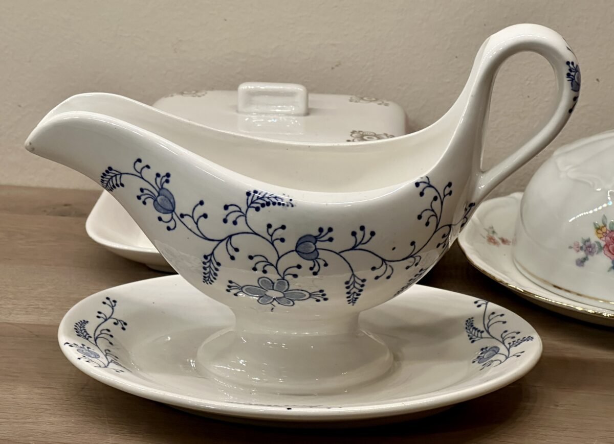 <p>Juskom / Sauskom - Nimy - décor MEISSEN in blauw</p> - Nimy