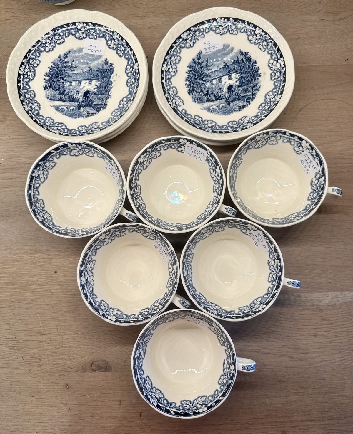 <p>Kop en schotel - Société Céramique Maestricht - décor BOERENHOEVE blauw</p> - Sociéte Céramique