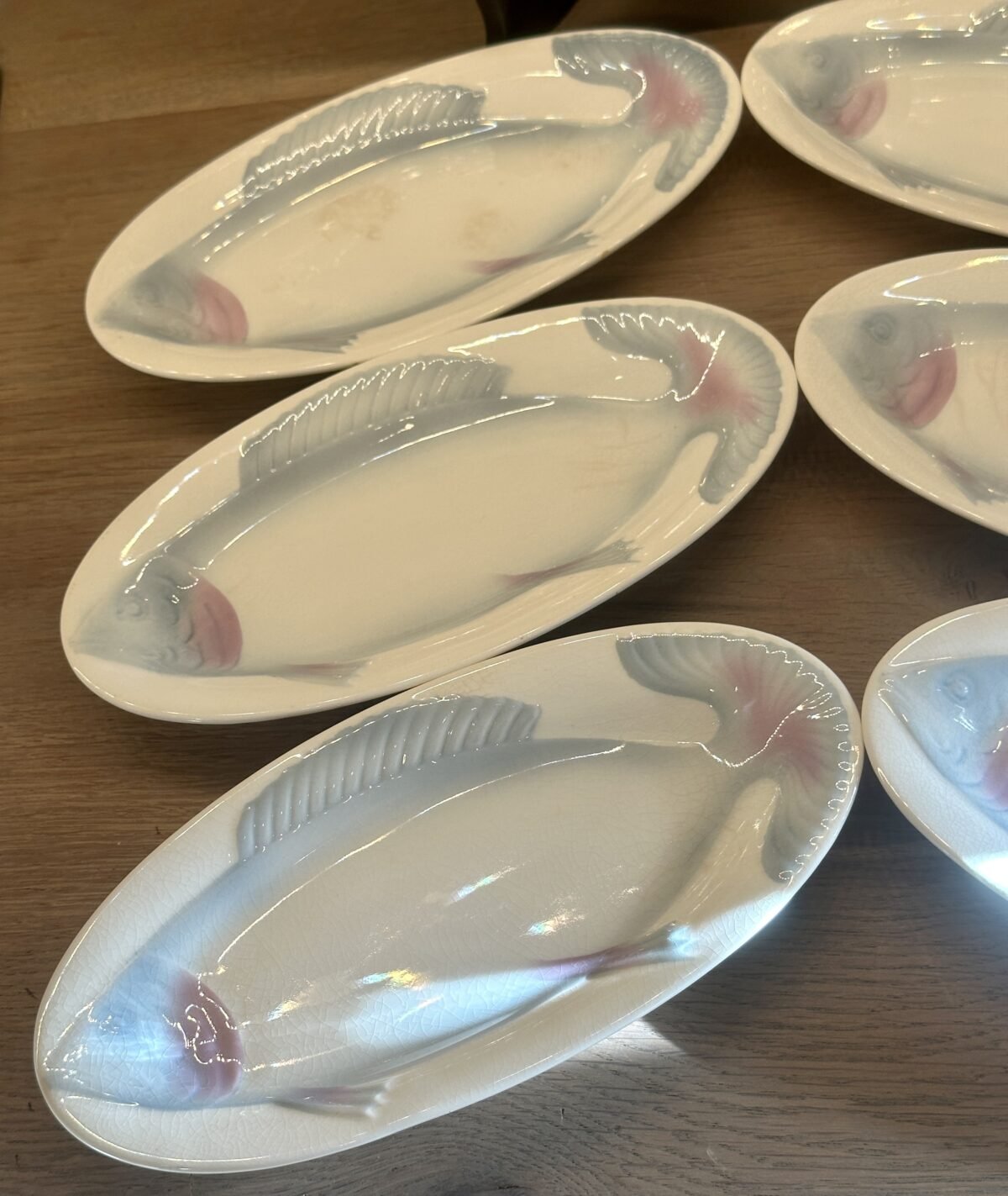 <p>Visserviesje bestaande uit een grotere ovale schaal en 6 kleinere schaaltjes - Max Roesler, Rodach</p> - Overig Duitsland