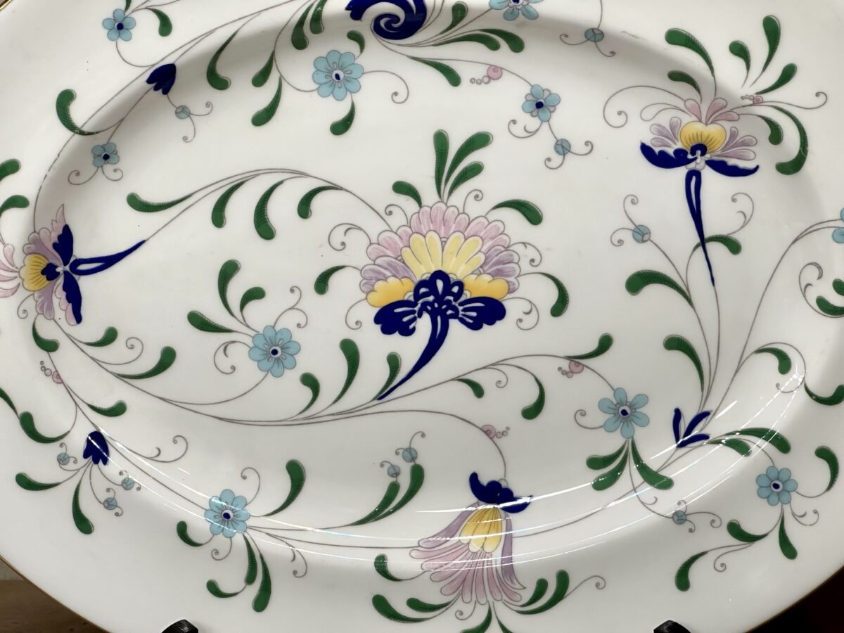 <p>Schaal - ovaal model - Bone China - Coalport - décor PAGEANT</p> - Overig Engeland