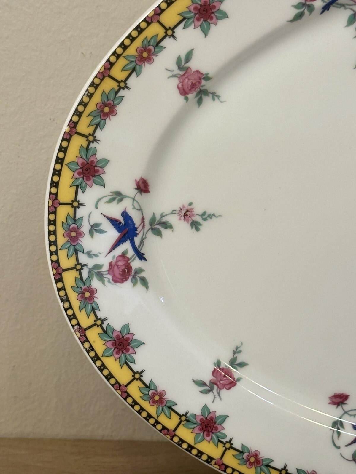 <p>Schaal - groter ovaal model - Limoges B & Cie (Balleroy) - décor in geel - gemaakt voor/verkocht door A. Tytgad</p> - Overig Frankrijk