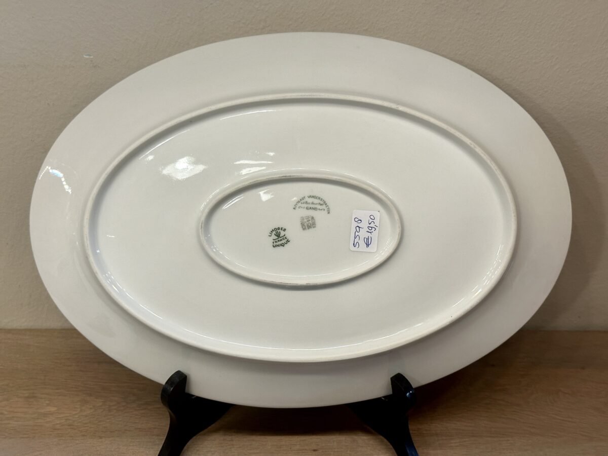 <p>Schaal - groter ovaal model - Limoges B & Cie (Balleroy) - décor in geel - gemaakt voor/verkocht door A. Tytgad</p> - Overig Frankrijk
