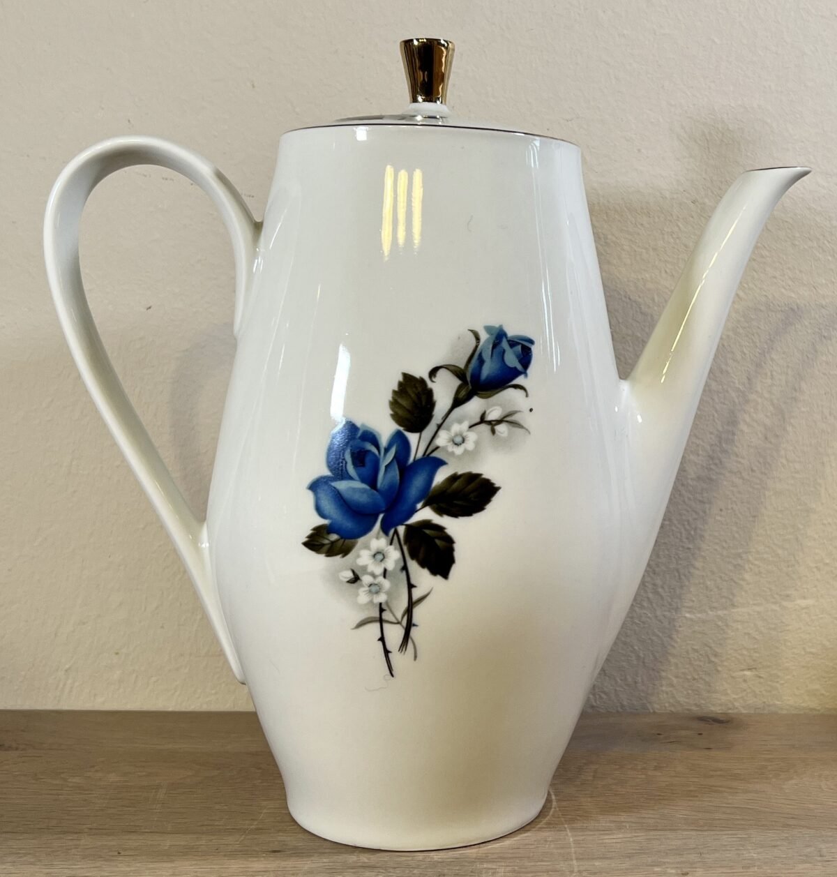 <p>Theepot - porselein - Wunsiedel Bavaria - décor in wit met blauw met witte bloemen</p> - Overig Duitsland