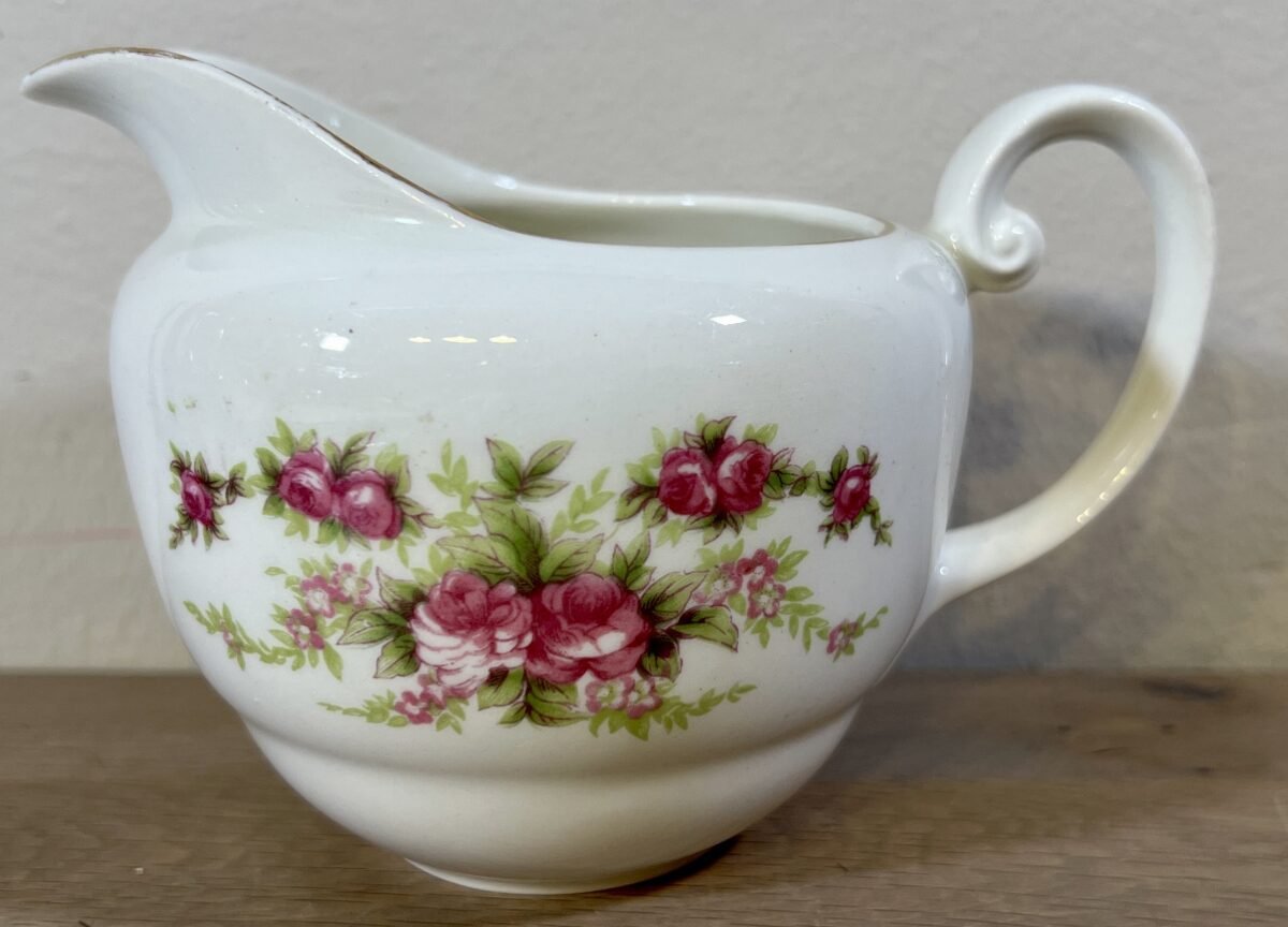 <p>Melkkan - Petrus Regout - décor BOUDEWIJN met dubbelroosje</p> - Petrus Regout