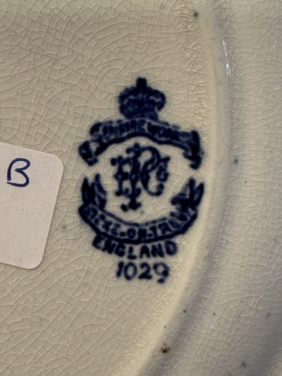 <p>Dinerbord / Eetbord - Stoke on Trent, England - décor uitgevoerd in blauw met een molen</p> - Overig Engeland