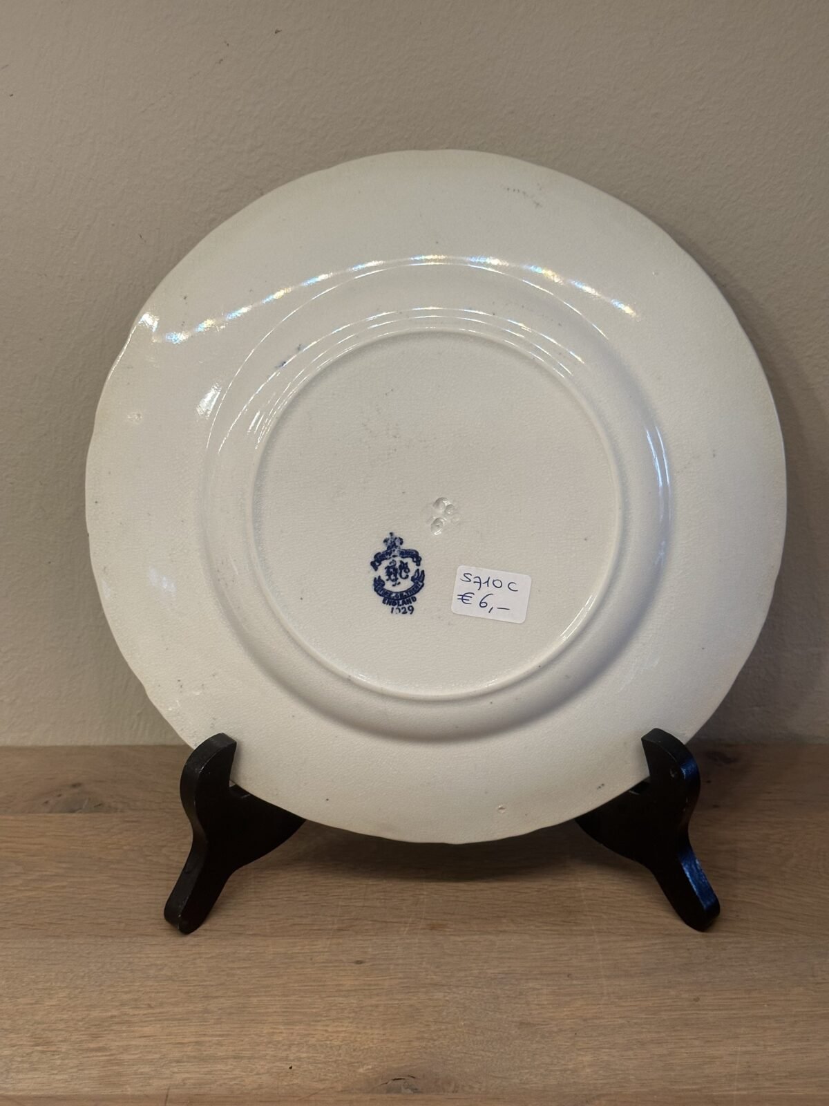 <p>Dinerbord / Eetbord - Stoke on Trent, England - décor uitgevoerd in blauw met een 2x een zeilboot</p> - Overig Engeland