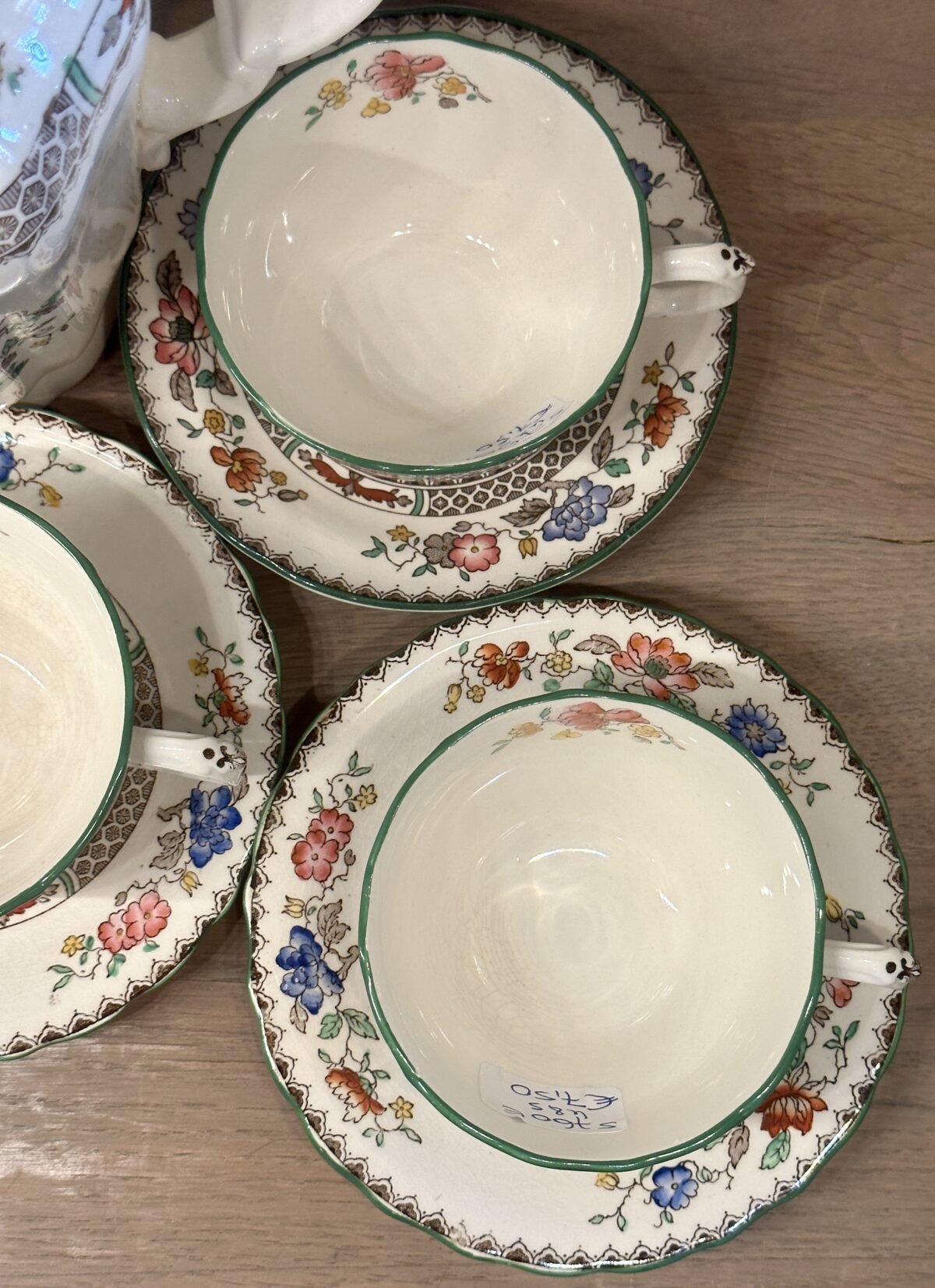 <p>Kop en schotel - klein, mokka, model - Copeland Spode RdNo 629599 - 1920s - décor CHINESE ROSE in bruin met bloemdecor</p> - Overig Engeland