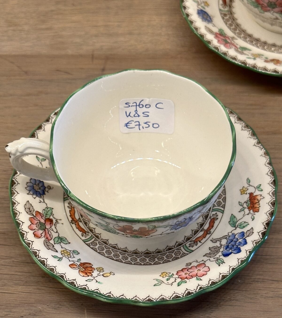 <p>Kop en schotel - klein, mokka, model - Copeland Spode RdNo 629599 - 1920s - décor CHINESE ROSE in bruin met bloemdecor</p> - Overig Engeland