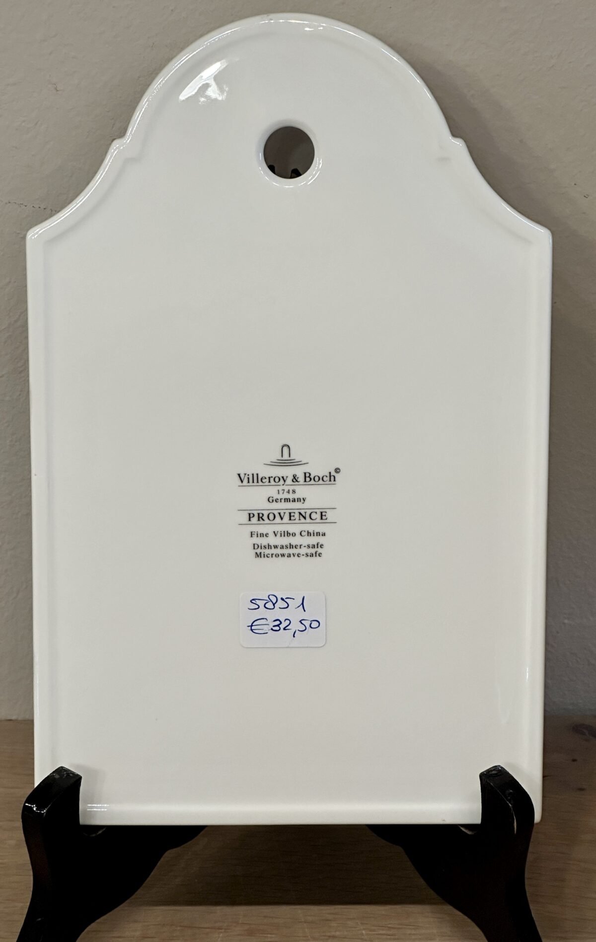 <p>Boterhamplank / Snijplank - Villeroy & Boch - décor PROVENCE uitgevoerd met groen en blauw/paarse vruchten versieringen</p> - Villeroy & Boch