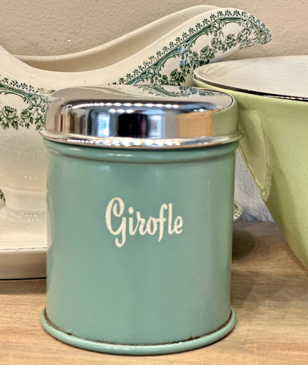 <p>Voorraadblik - Brabantia Aalst Holland - uitgevoerd in lichtgroen metaal met chrome deksel</p> - Brocante