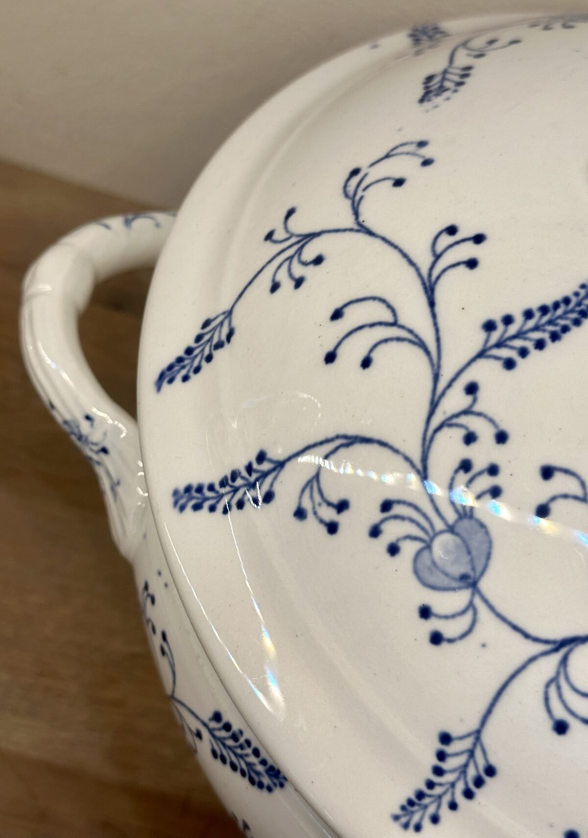 <p>Terrine / Dekschaal - rond model - Nimy - décor MEISSEN in blauw</p> - Nimy