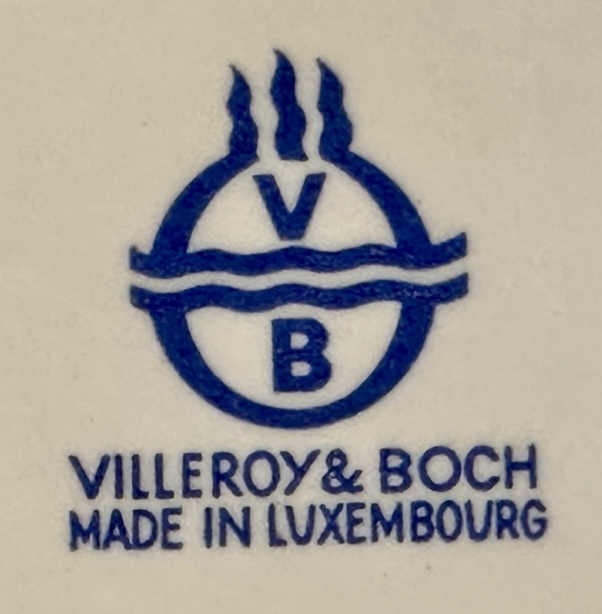 <p>Onderzetter / Coaster - Villeroy & Boch - décor met een zonnebloem/gele margriet</p> - Villeroy & Boch
