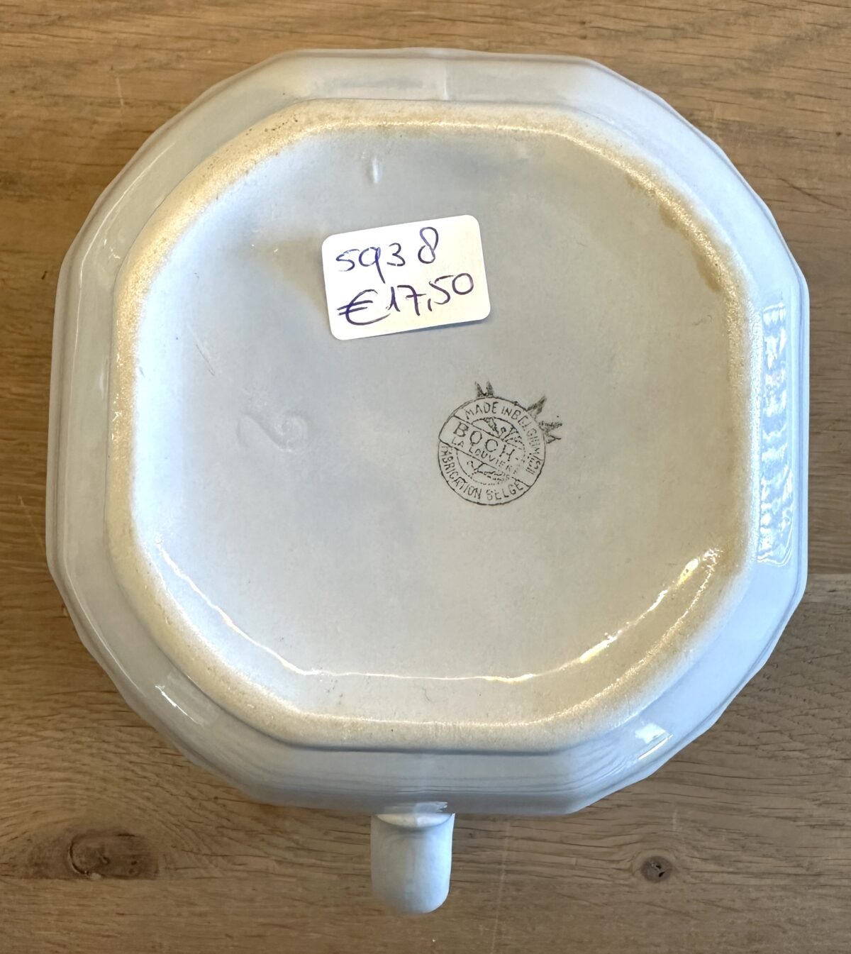 <p>Melkkan / Waterkan - Boch - vorm MONS uitgevoerd in hemelsblauw</p> - Boch
