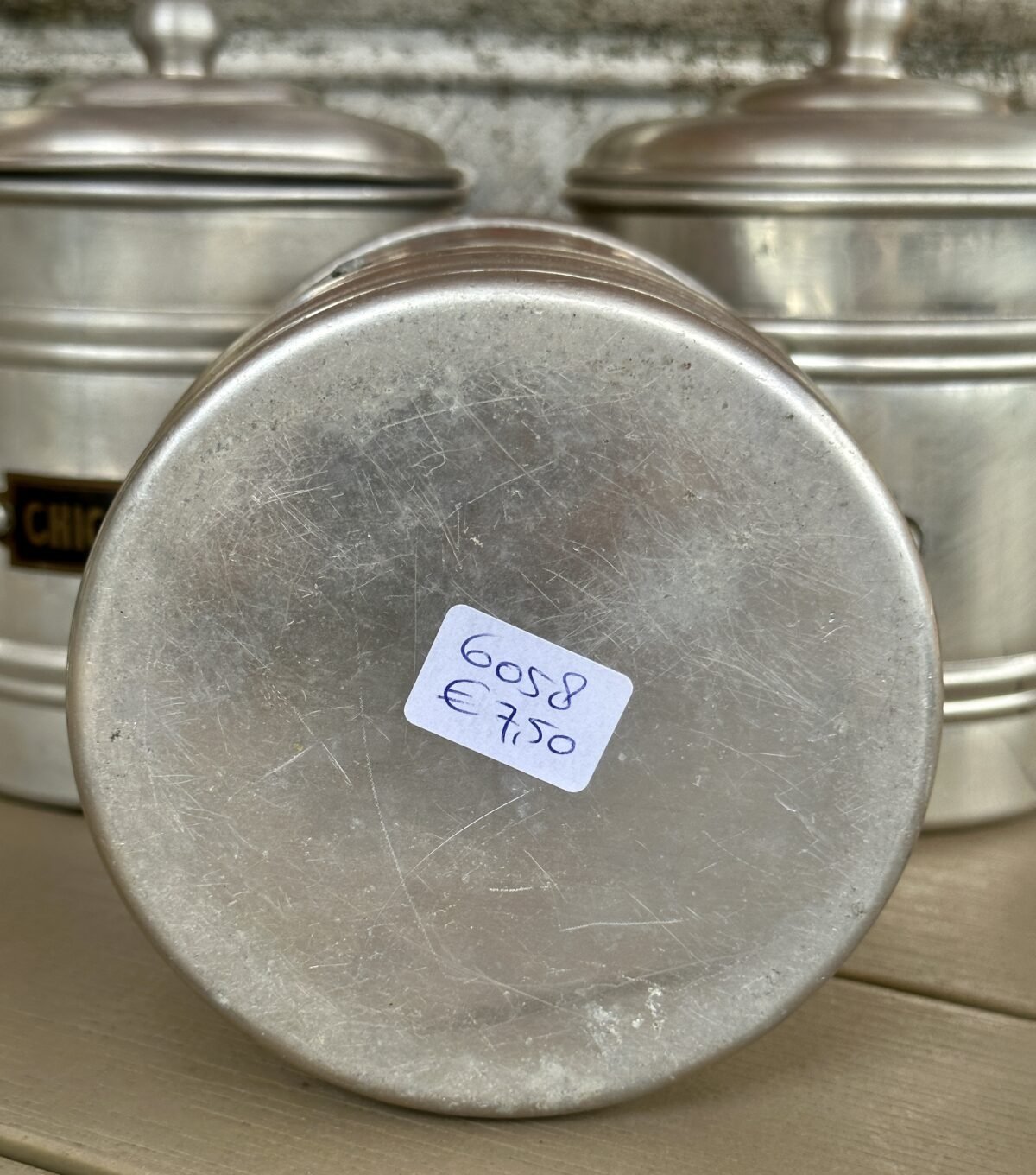 <p>Voorraadblik / Voorraadpot - metaal/blikken model in grote uitvoering - koperen plaatje met opschrift VERMICELLE</p> - Brocante