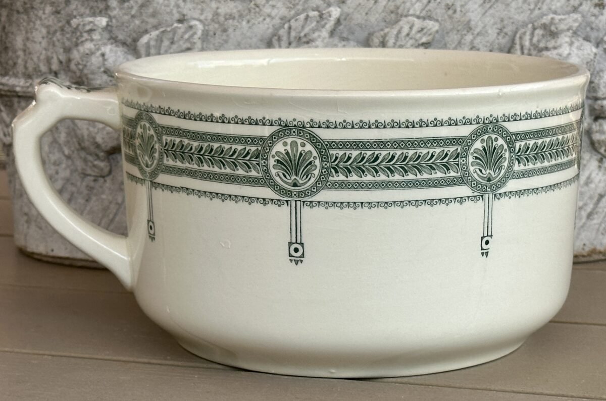 <p>Pispot / Nachtspiegel - Boch - décor FLANDRIA in groen</p> - Boch