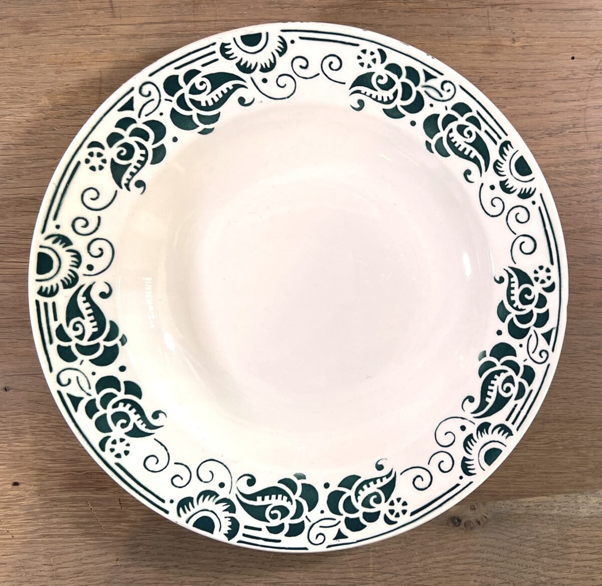<p>Diep bord / Soepbord / Pastabord - Boch - Art Deco - groen gestilleerd décor</p> - Boch