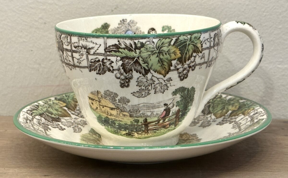 <p>Kop en schotel - grote maat - Copeland Spode England - décor SPODE'S BYRON in meerkleurige uitvoering</p> - Overig Engeland