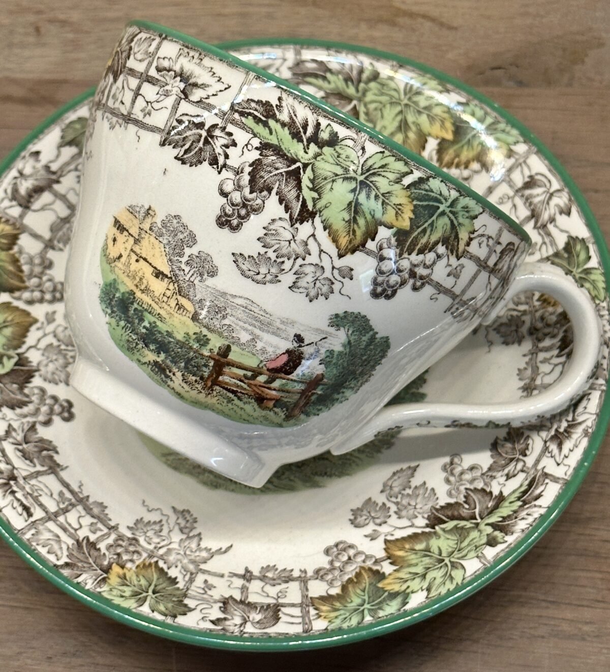 <p>Kop en schotel - grote maat - Copeland Spode England - décor SPODE'S BYRON in meerkleurige uitvoering</p> - Overig Engeland