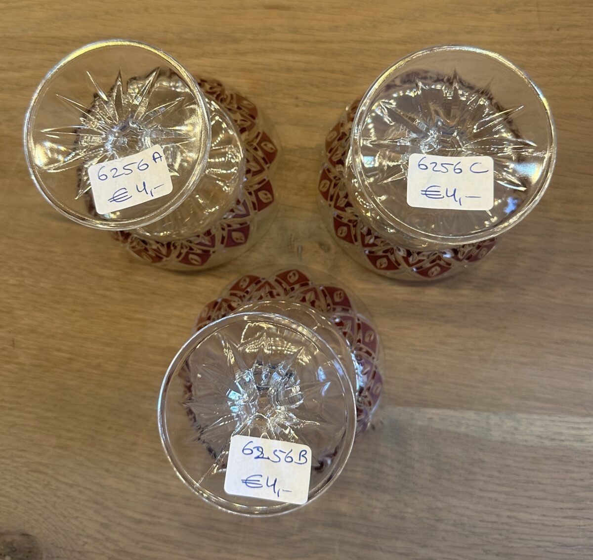 <p>Ijscoupe / Schaaltje - VMC Reims (Verreries Mécanques Champenoises) - in rood uitgevoerd glas</p> - Brocante