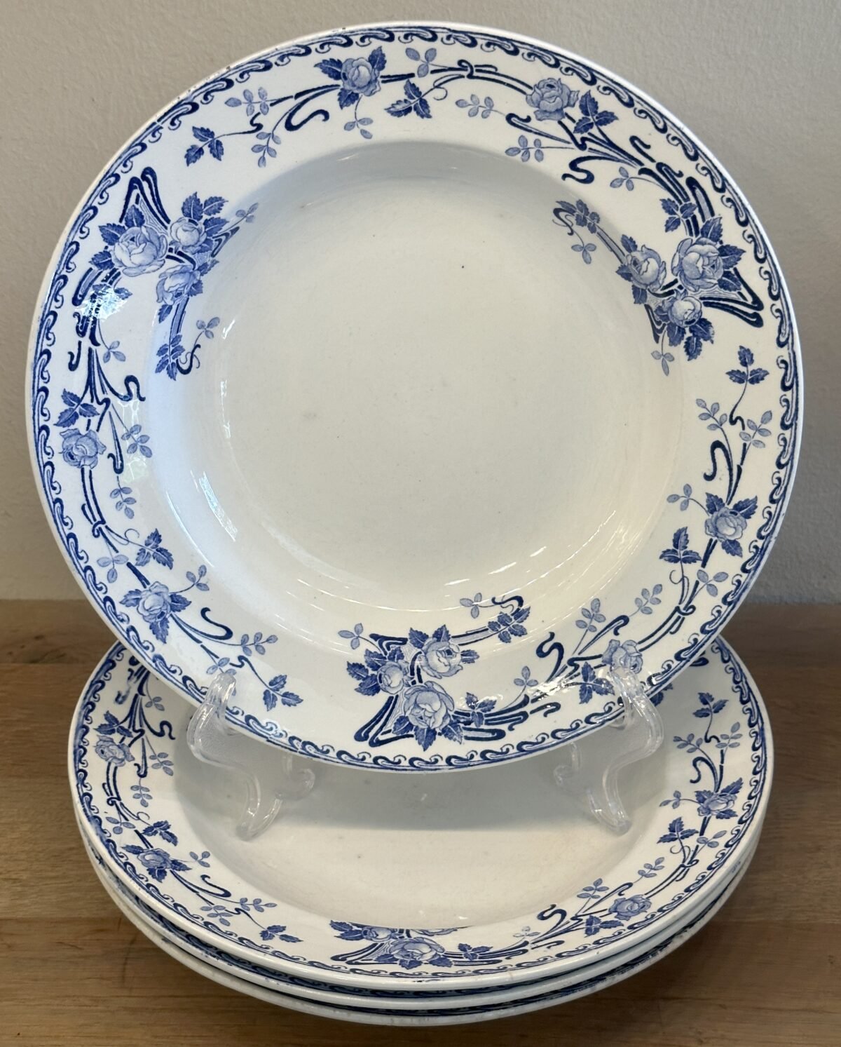 <p>Diep bord / Soepbord / Pastabord - B.F.K. (Boch Frères Keramis) - décor ROSA uitgevoerd in blauw</p> - Boch