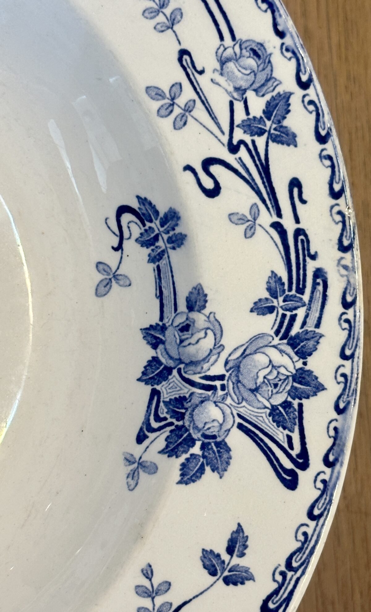 <p>Diep bord / Soepbord / Pastabord - B.F.K. (Boch Frères Keramis) - décor ROSA uitgevoerd in blauw</p> - Boch