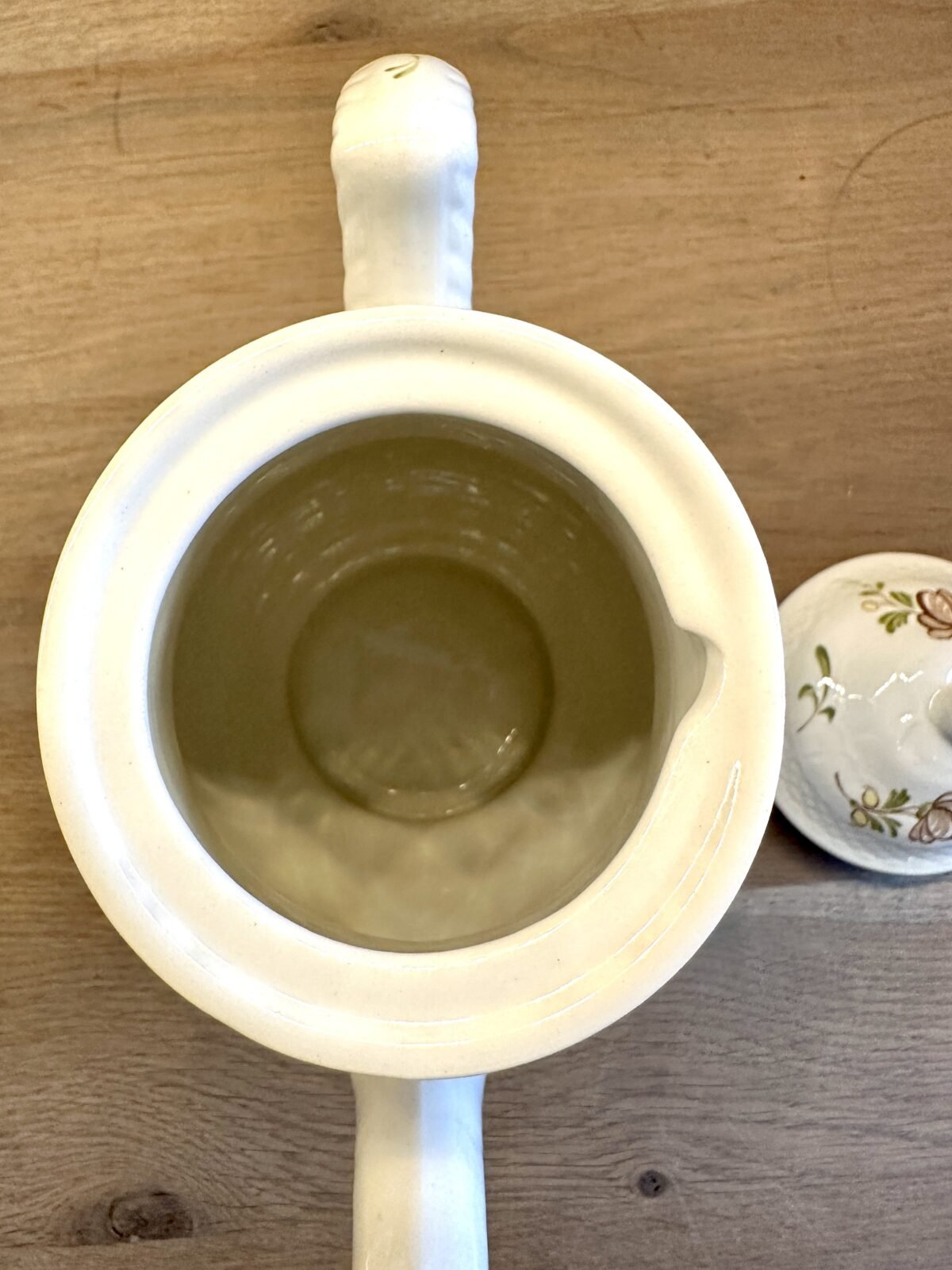 <p>Koffiepot - Boch La Louviere - décor BERGERAC in geel met groen</p> - Boch
