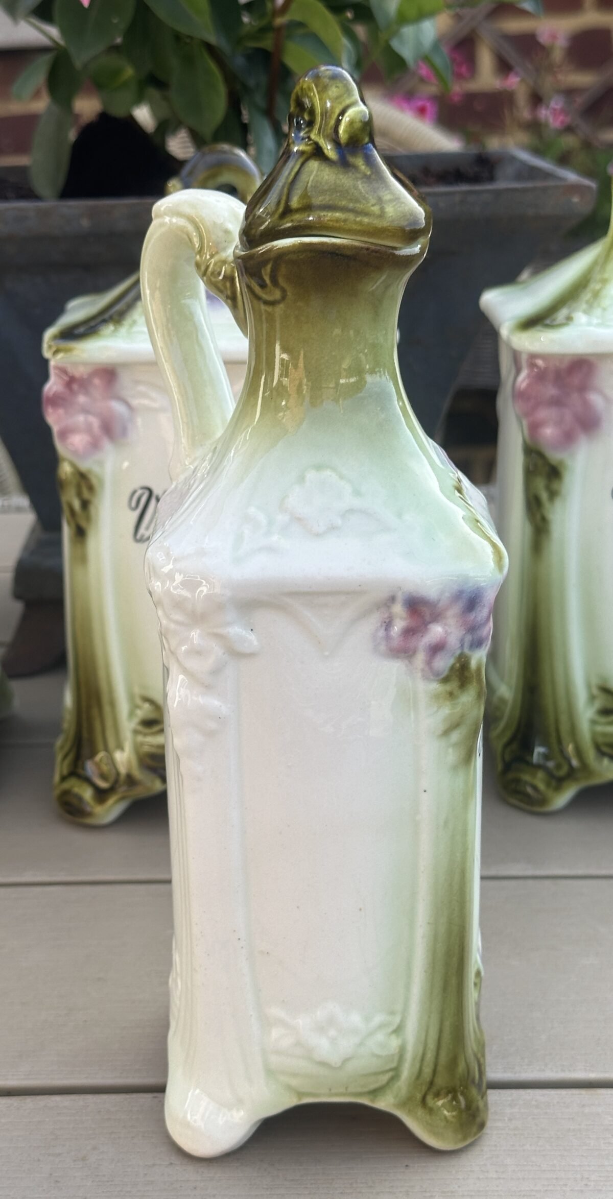 <p>Karaf / Schenkkan - ongemerkt (waarschijnlijk Duits) - Art Nouveau - model META uitgevoerd in barbotine</p> - Onbekend