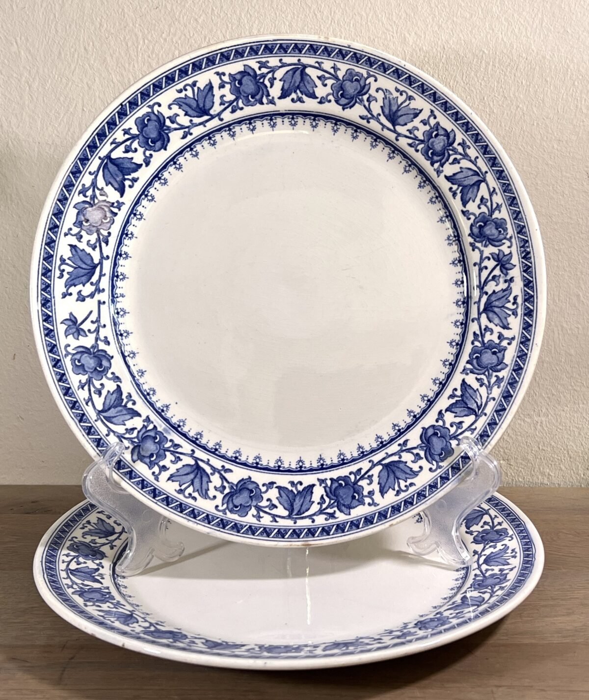 <p>Dinerbord / Eetbord - Sarreguémines - décor SYRA uitgevoerd in blauw</p> - Sarreguémines