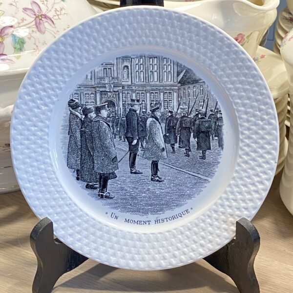 Sierbord / Gedenkbord - Societe Ceramique - opschrift 'un moment historique'
