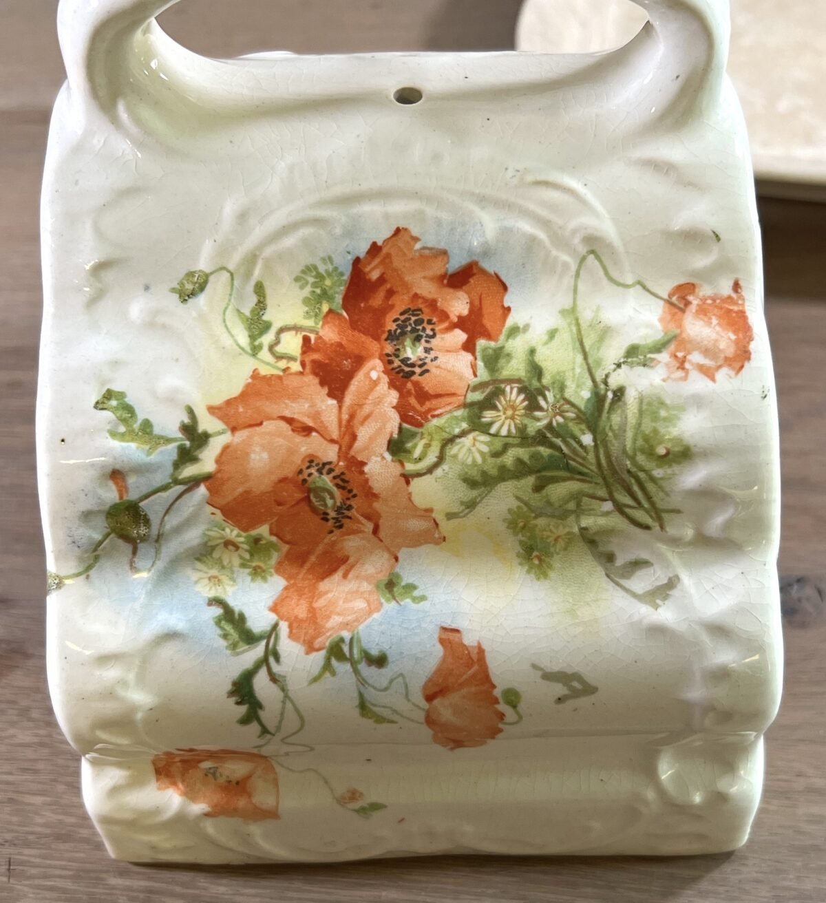 <p>Kaasstolp / Boterstolp - ongemerkt maar zeer waarschijnlijk Wessel Bonn Imperial (Duitsland) - decoratie met mooie kleurige klaprozen</p> - Onbekend