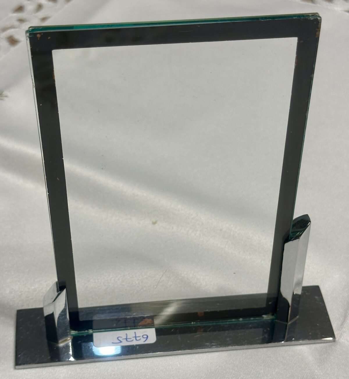 <p>Fotolijst / Fotostandaard - uitgevoerd in chrome - strak model - incl. dubbel glas</p> - Brocante
