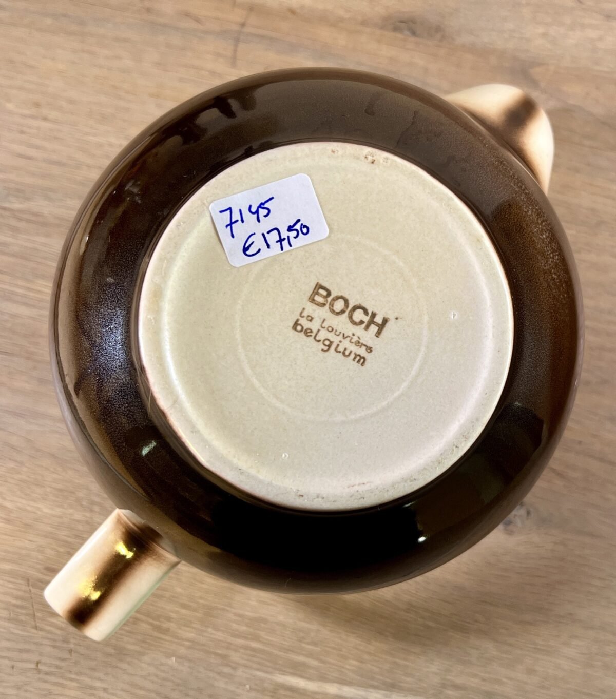 <p>Koffiepot - Boch - décor SIERRA (stoneware?) uitgevoerd in crème met een bruine rand - vorm MENUET</p> - Boch