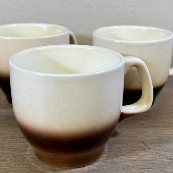 Espresso kopje / Mokka kopje - zonder schotel - Boch - décor SIERRA (stoneware?) uitgevoerd in crème met een bruine rand