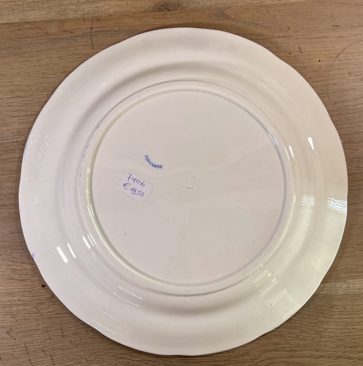 <p>Schaal / Bord - groter rond model - Societe Ceramique Maestricht - décor FERNANDE</p> - Sociéte Céramique