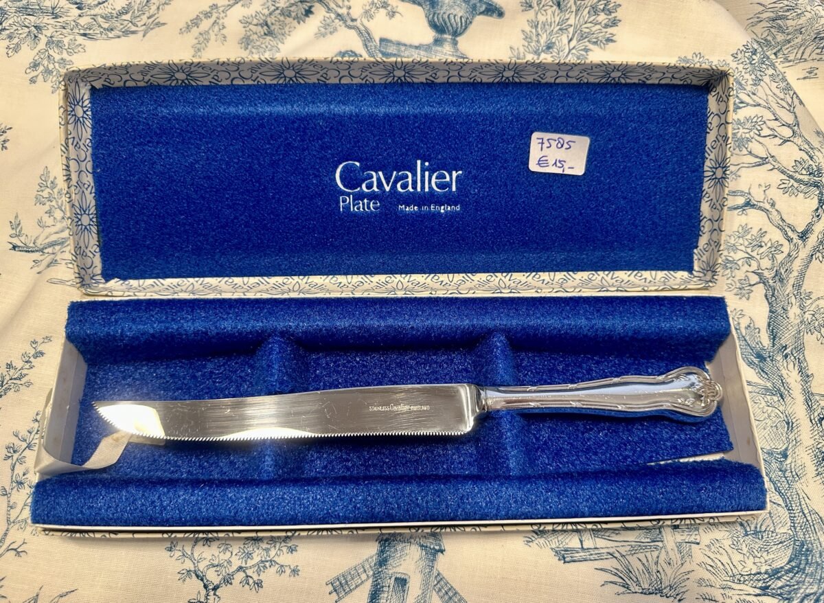 <p>Cakemes / Cake Knife - Cavalier Plate, made in England (Sheffield) - heft verzilverd</p> - Brocante