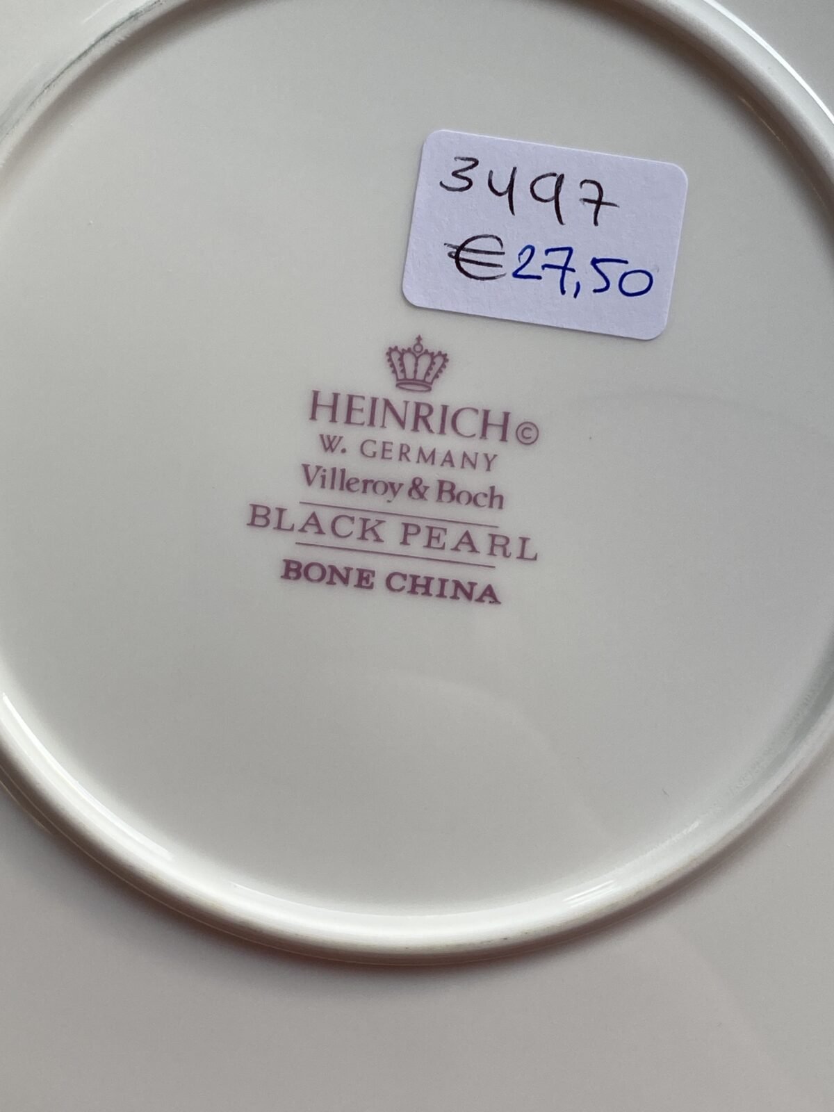 <p>Schaal / Taartplateau rond Villeroy & Boch - zwart/wit decor BLACK PEARL van Heinrich</p> - Villeroy & Boch