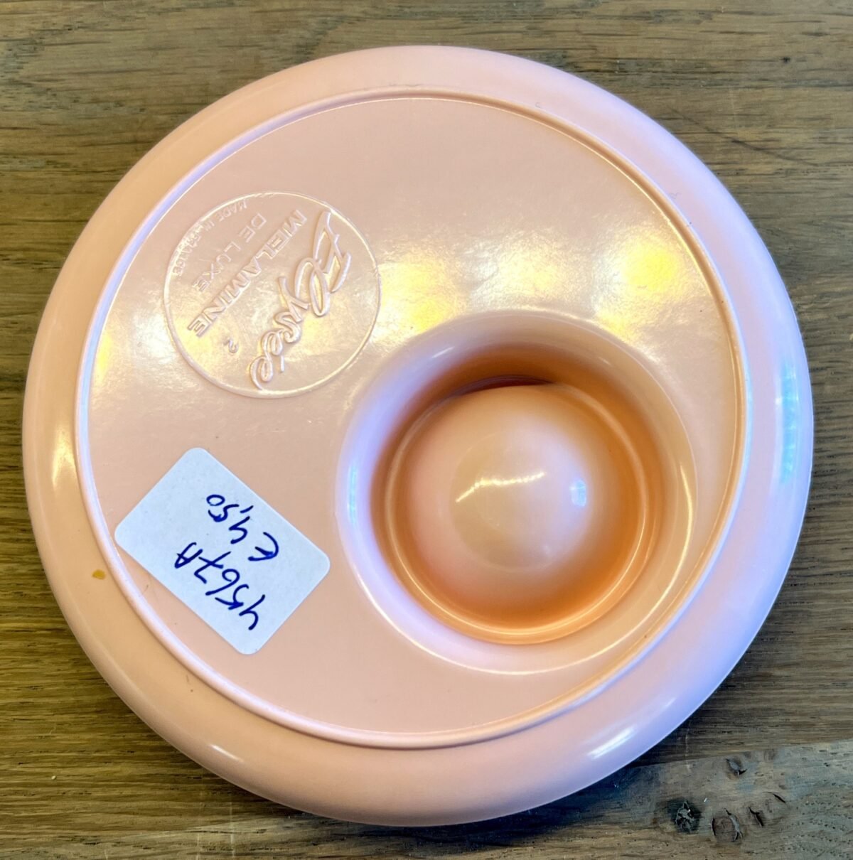 Eierdop op een klein plateautje - kunsstof - Elysee Melamine in pastelroze kleur - Brocante