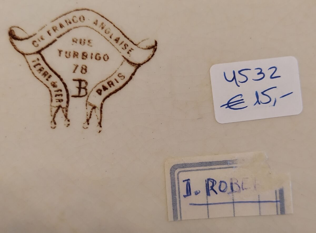 <p>Schaal ovaal - Cie Franco-Anglaise - Terre de Fer - Rue Turbigo 78, Paris - décor van bruine tak met besjes en Japans tafereel</p> - Overig Frankrijk