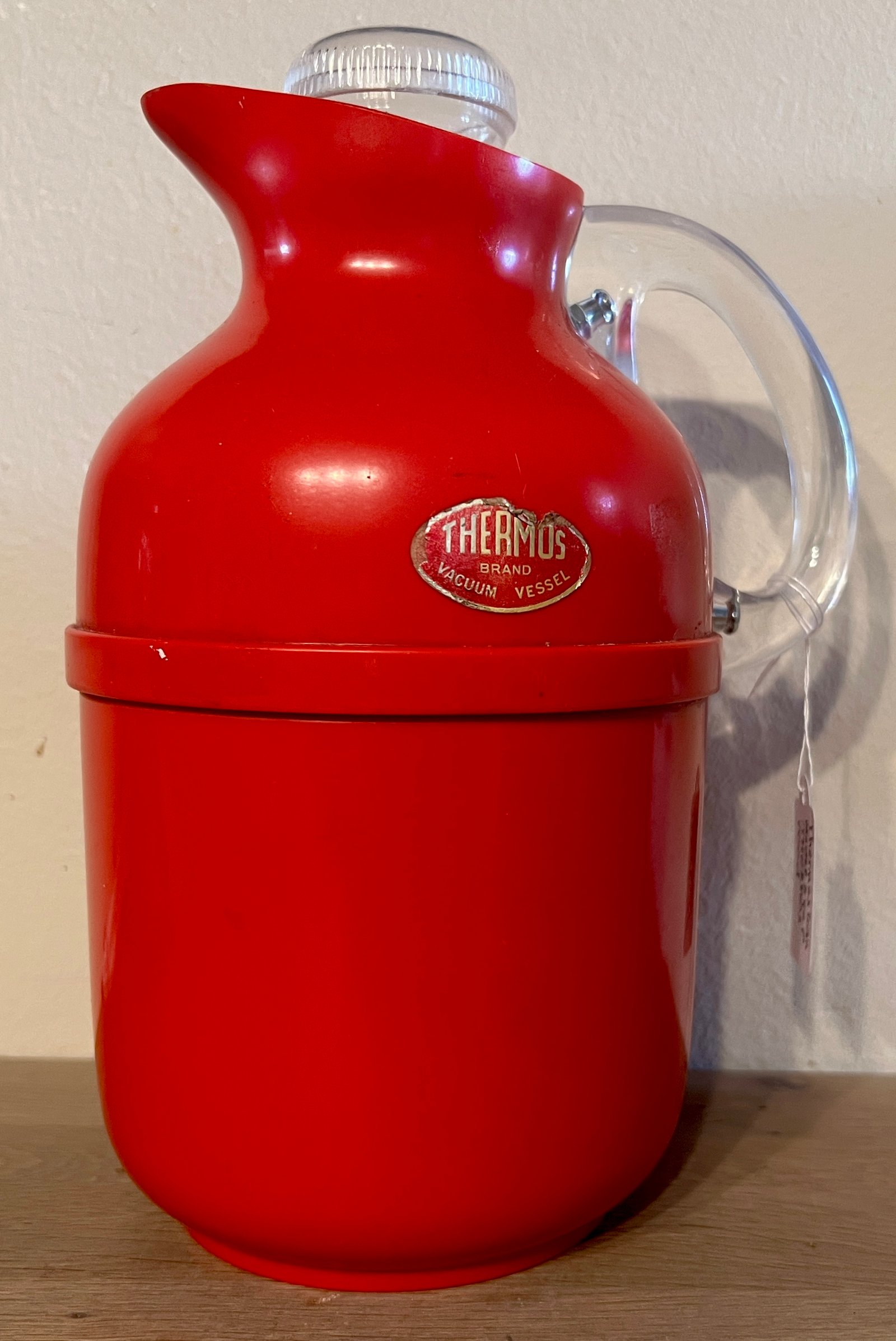 Thermoskan - Thermos Ltd. London - groter model uitgevoerd in rood urea formaldehyde plastic