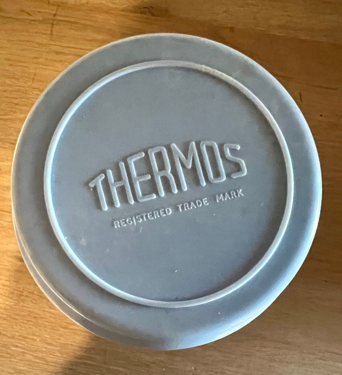 Thermoskan - Thermos Ltd. London - rond model uitgevoerd in blauw gemelleerd urea formaldehyde plastic