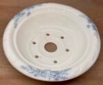 Treef - kleiner, rond, model voor een ronde zeepbak - uitgevoerd in blauw/petrol met bloemetjes aan de rand